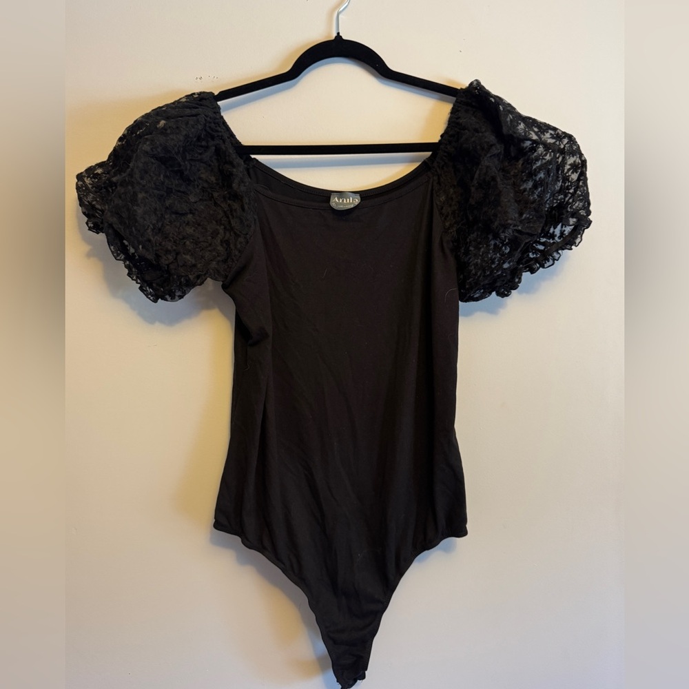 ARULA Black Floral Lace Puff-Sleeve Bodysuit